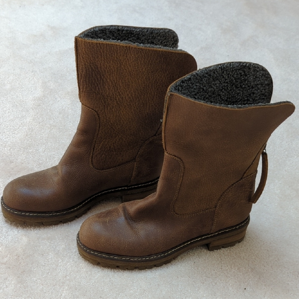 Roots Brown Leather Boots with Sherpa Fleece Lining